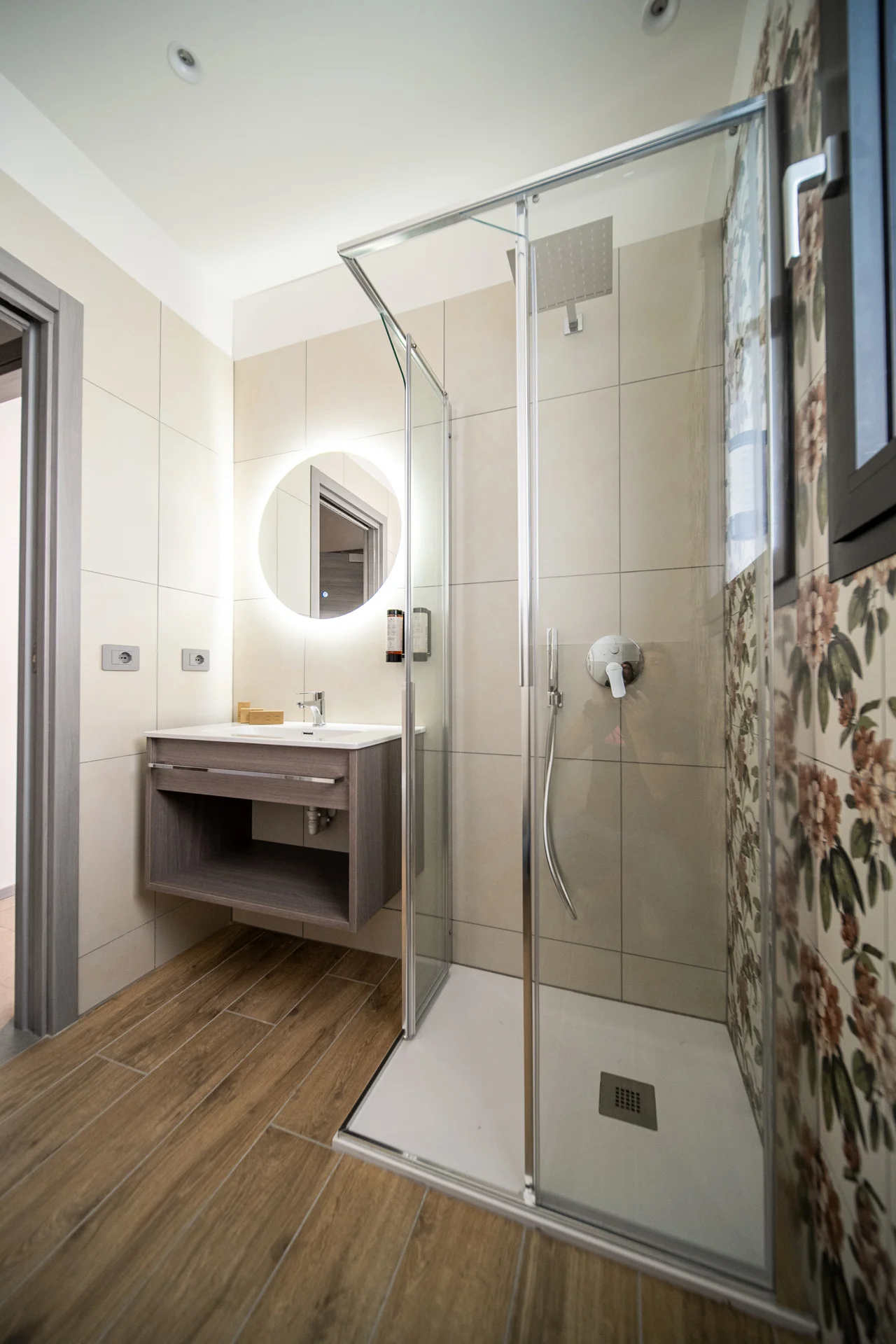 ALB04553