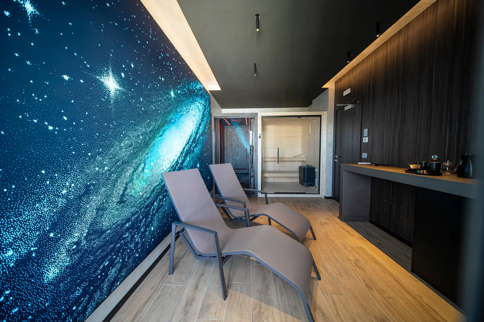 Area relax elegante e moderna.